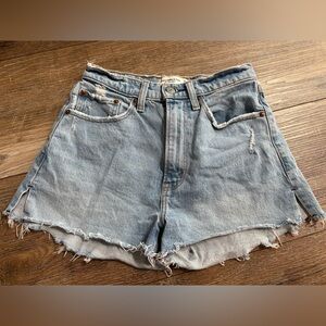 Abercrombie & Fitch Distressed Denim Shorts mom high rise curve love 0/25